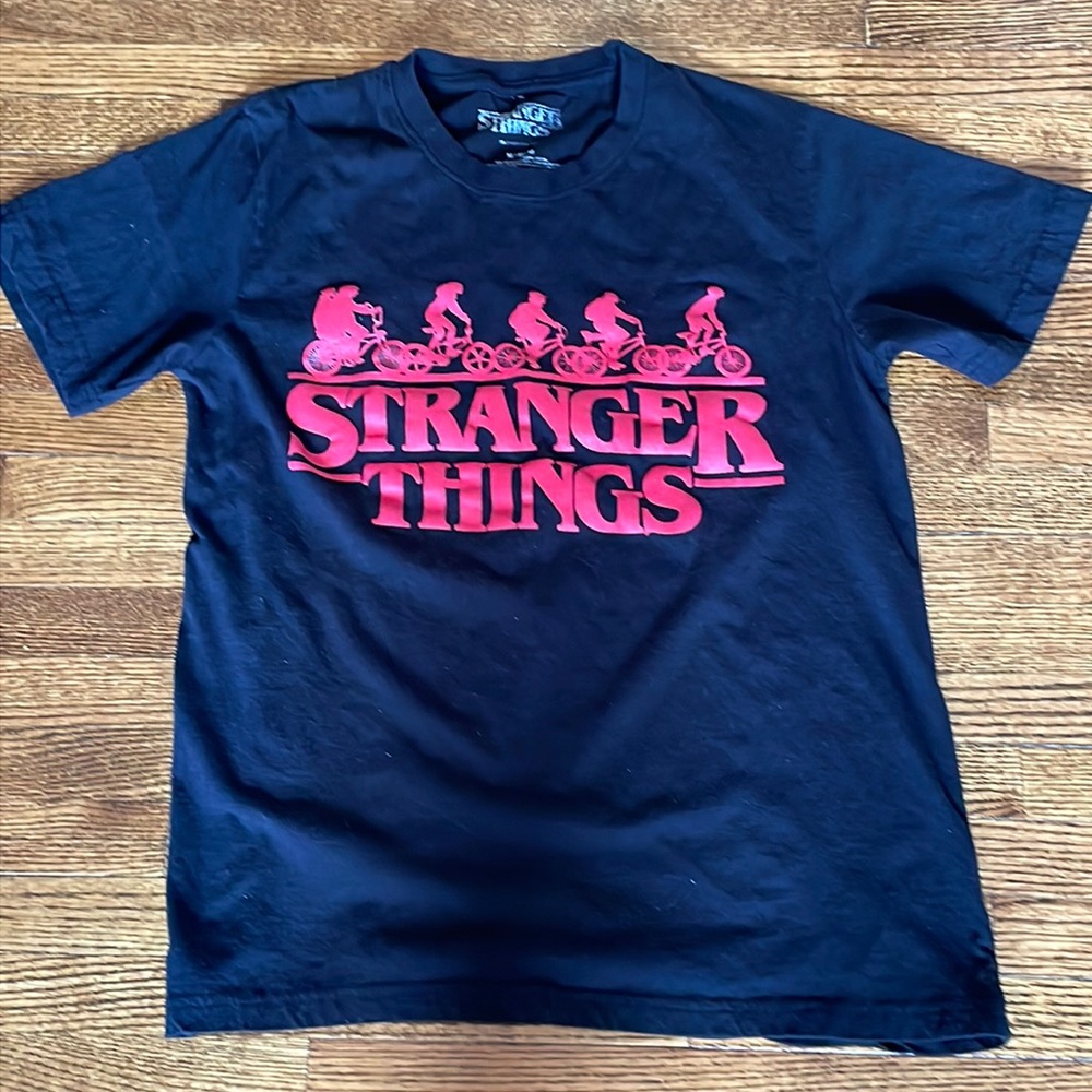 “Stranger Things” black T-shirt – size M